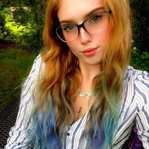 Meet your Posher, Antonia